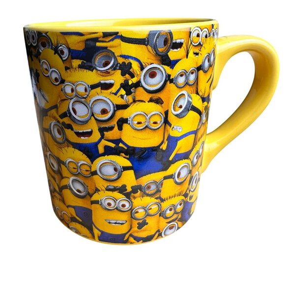 Universal's Despicable Me Cluttered Minions 14oz Ceramic Coffe Mug - Picture 5 of 11